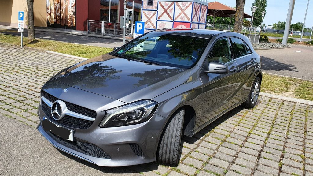 Bild des Angebotes Mercedes-Benz A 200 d Urban LED Kamera Navi Spurhalte-As