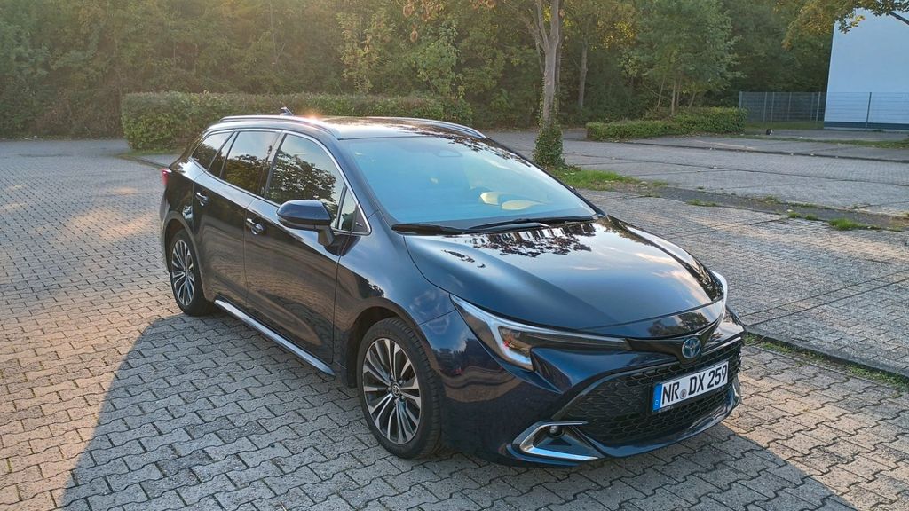 Toyota Corolla Hybrid Team D