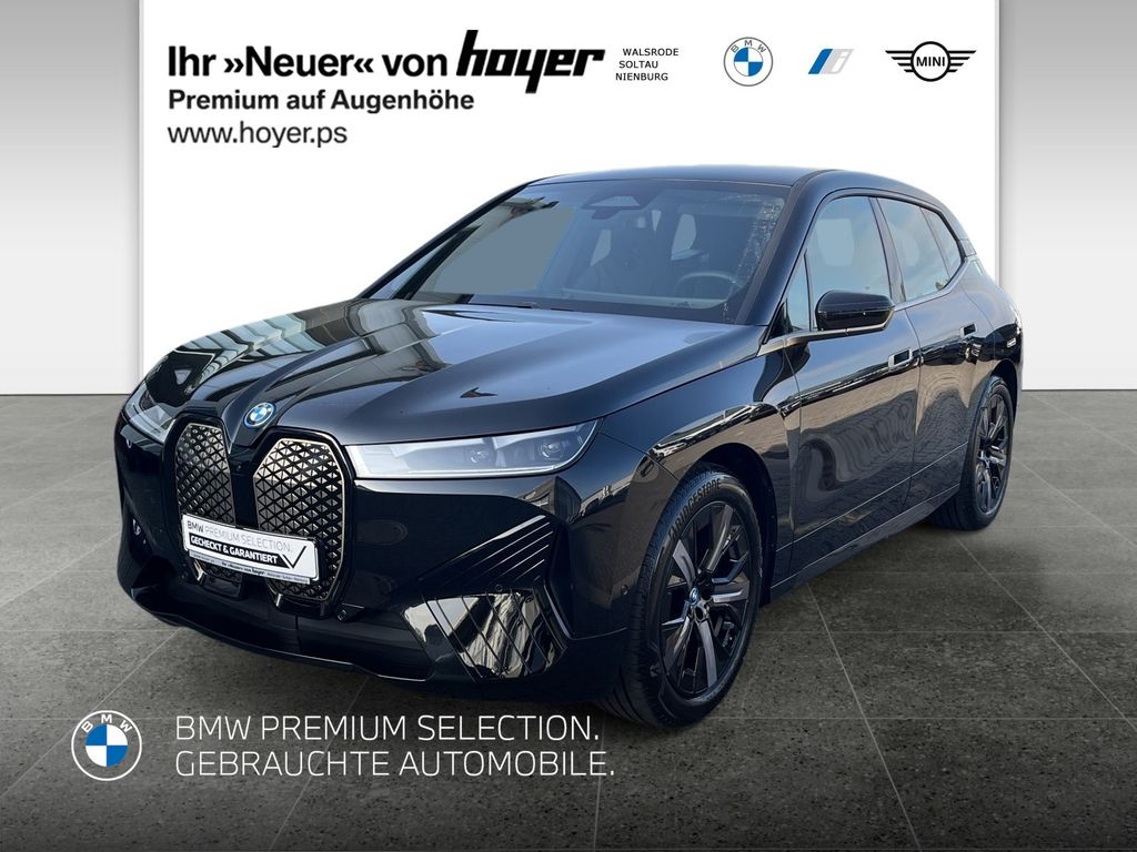 Bild des Angebotes BMW iX xDrive40 Sportpaket DAB Komfortzg. Klimaaut.