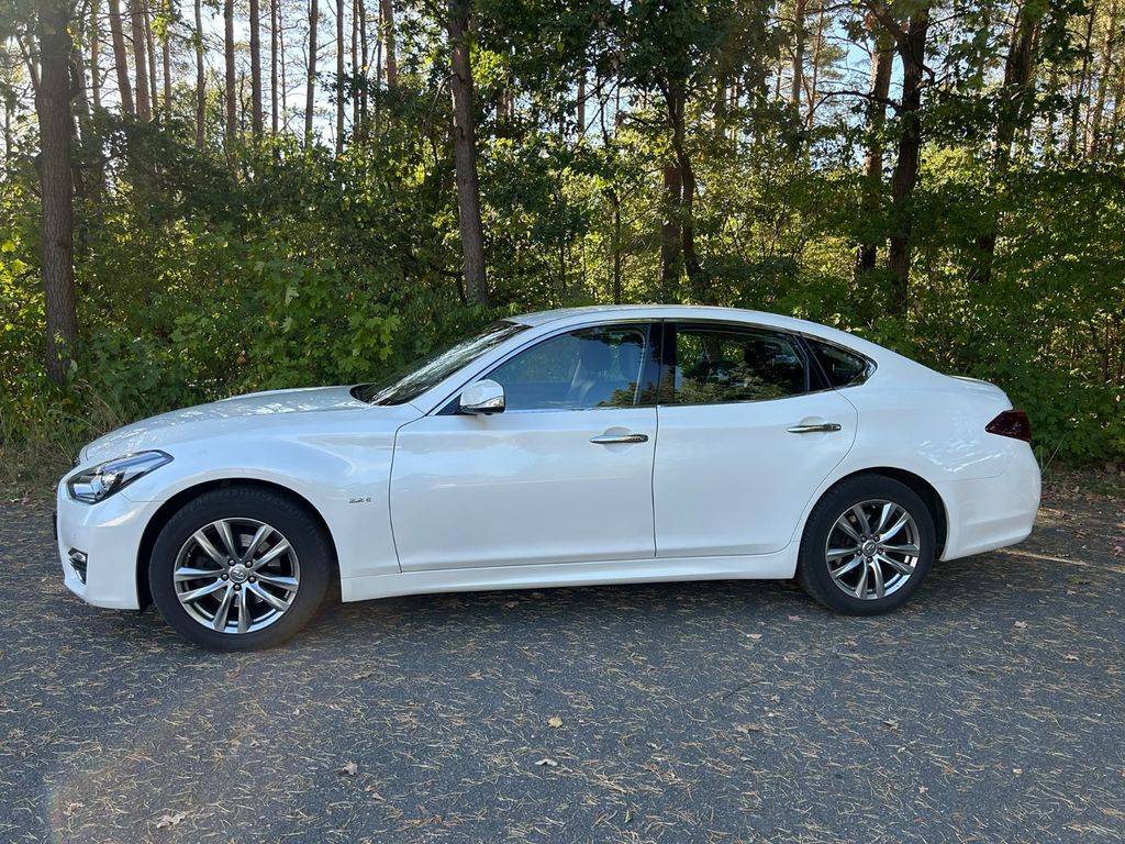 Infiniti Q70 2.2D Premium Executive Auto Premium Exec...