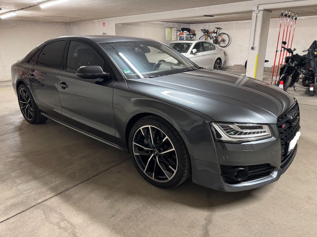 Bild des Angebotes Audi S8 Plus Carbon+HUD+Keramik+Massage+Luft+Matrix
