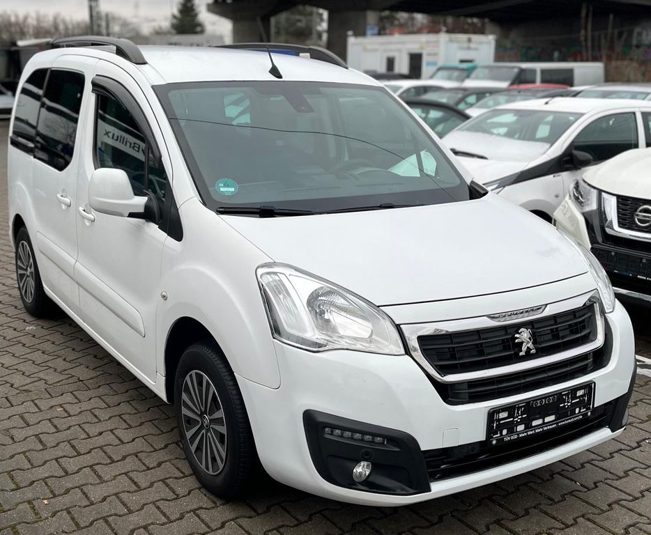 Bild des Angebotes Peugeot Partner Tepee Active/Navi/Kamera/SHZ
