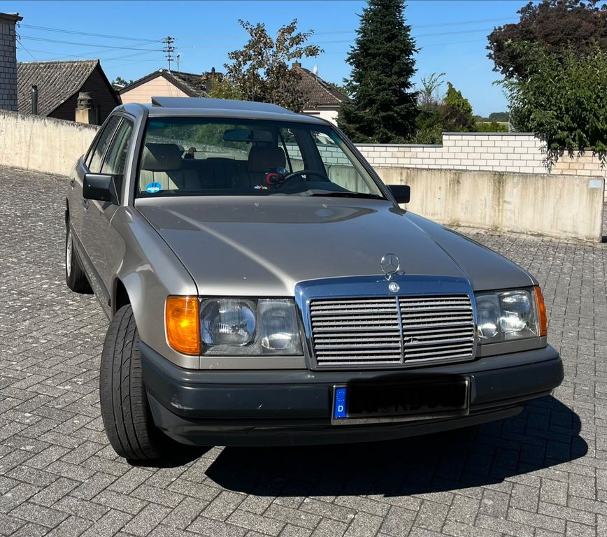 Bild des Angebotes Mercedes-Benz W124 300E Automatik