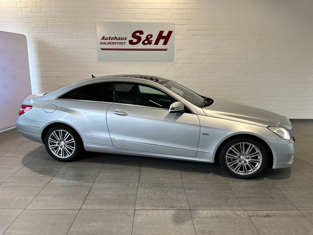 Bild des Angebotes Mercedes-Benz E250 Coupe CGI BlueEfficiency NAVI SH LEDER PANO