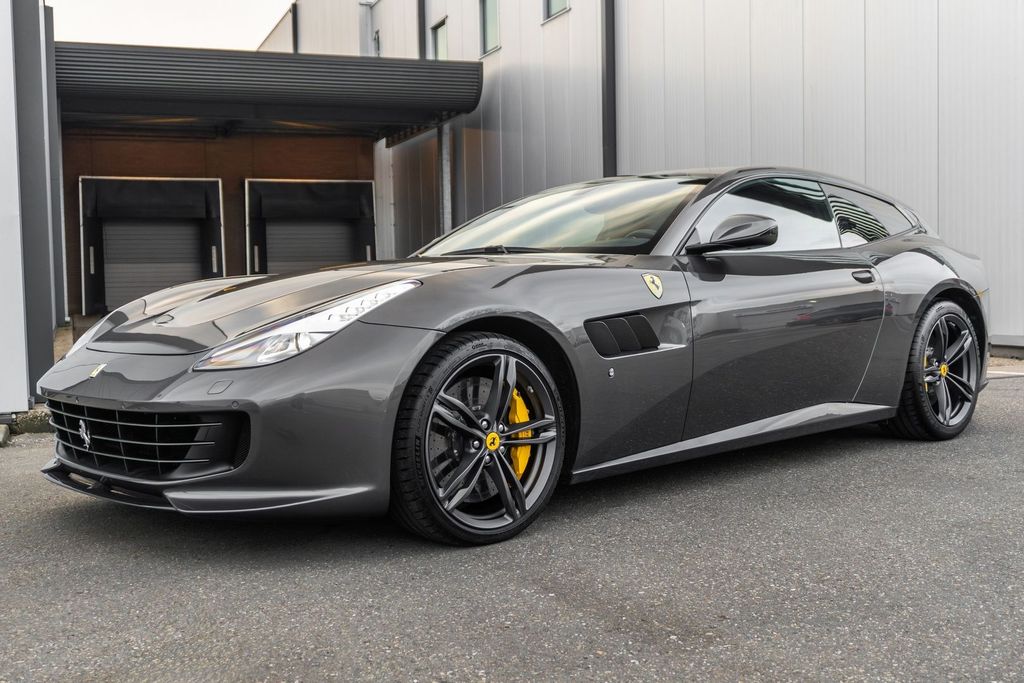 Bild des Angebotes Ferrari GTC4Lusso 6.3 V12 - Grigio Silverstone - Warrant