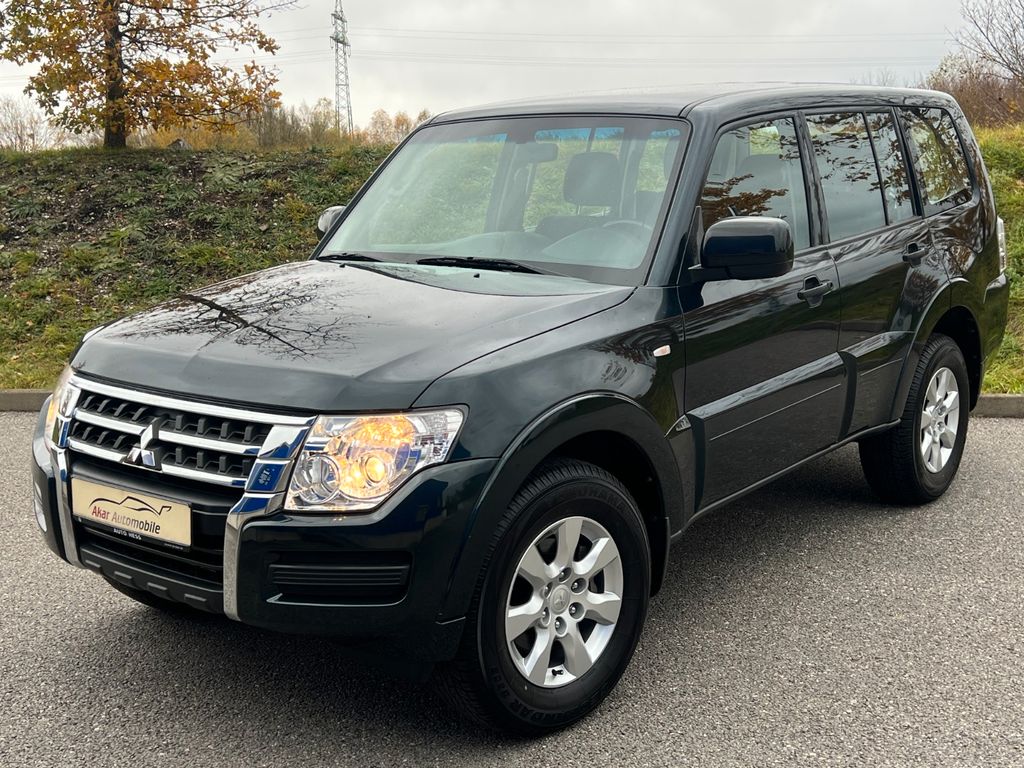 Bild des Angebotes Mitsubishi Pajero 3.2 DI-D Aut.*7-Sitzer *nur 34.000KM *AHK