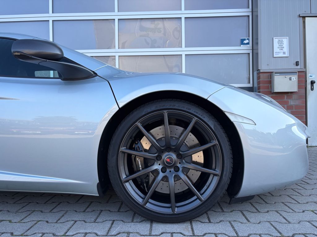 McLaren MP4-12C 3.8 V8 / TOP Farbkombi