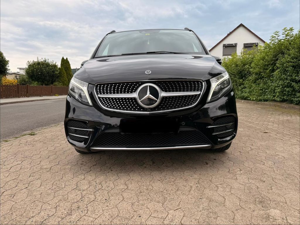 Bild des Angebotes Mercedes-Benz V 300 d 4Matic Extralang AMG 8 Sitze Kamera