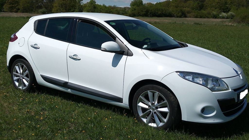 Bild des Angebotes Renault Megane Luxe 2.0 16V 140 CVT Luxe
