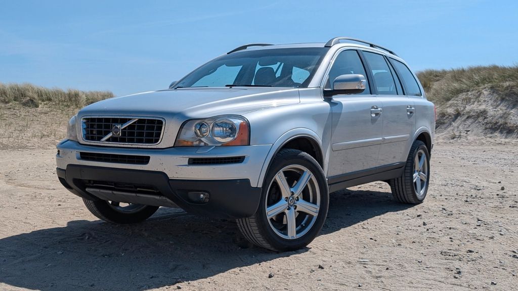 Bild des Angebotes Volvo XC90 D5 AWD Momentum 7-Sitzer Schalter