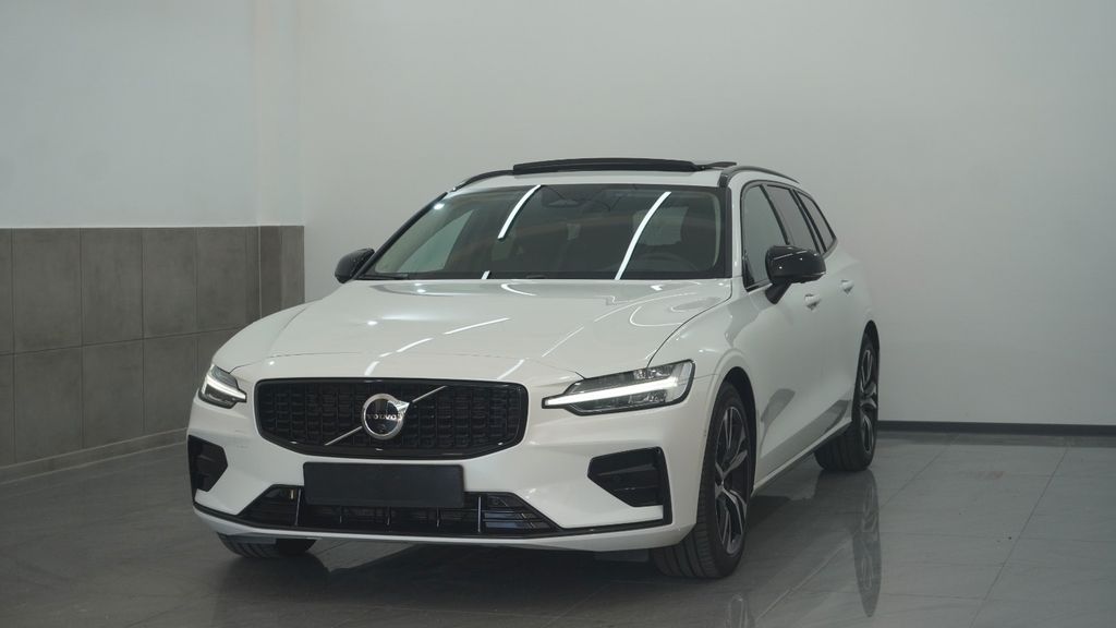 Bild des Angebotes Volvo V60 B4 Plus Dark Pano/360°/HuD/Pilot/BLISS/H&K