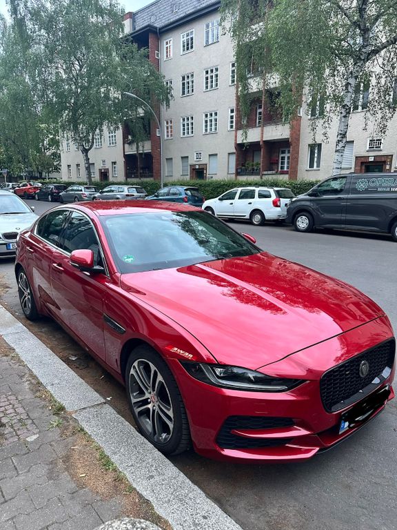 Bild des Angebotes Jaguar XE D180 AWD VOLL AUSSTATTUNG SEHR GUT ZUSTAND
