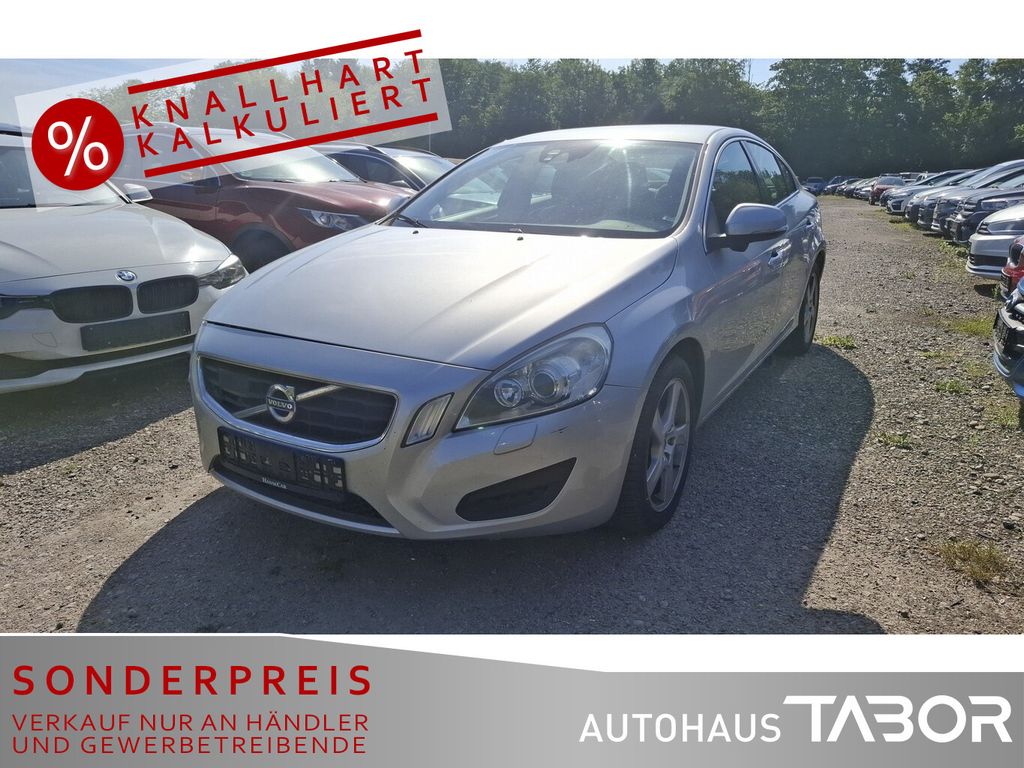 Bild des Angebotes Volvo S 60 2.0 T Momentum Xenon Navi BLIS GRA BT PDC