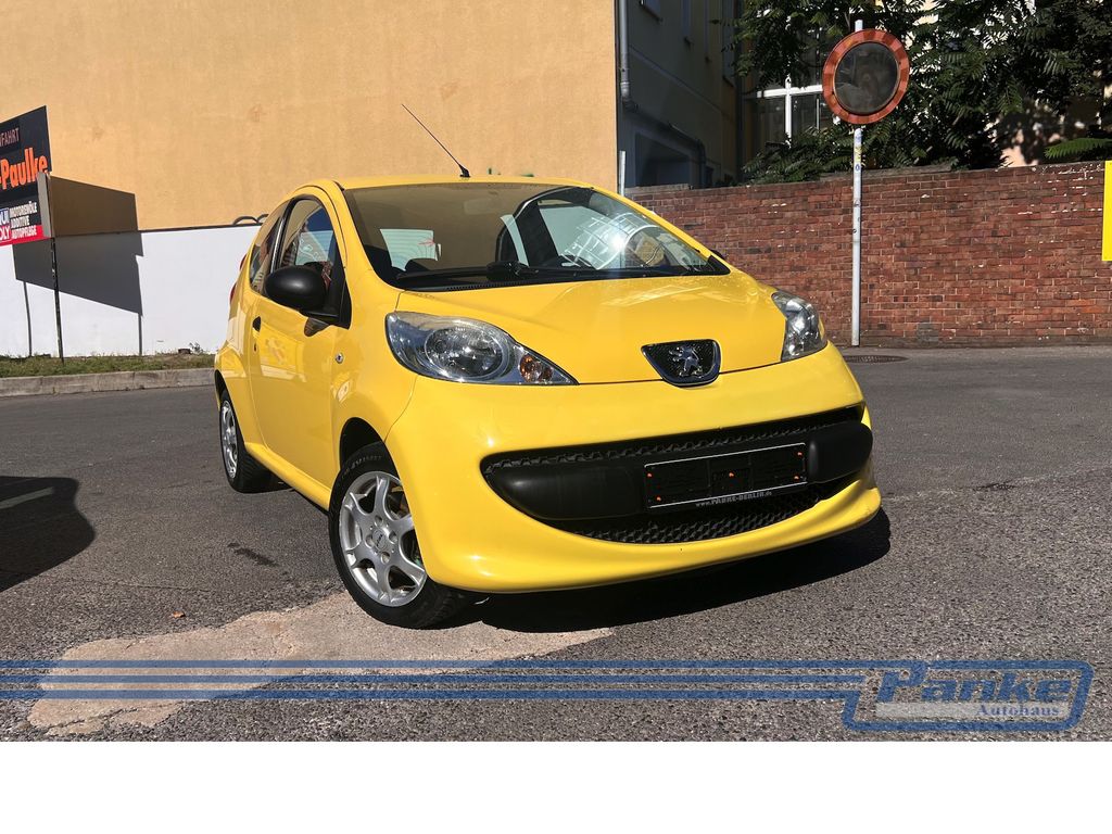 Bild des Angebotes Peugeot 107 Petit Filou 3trg.*Radio/CD*AUX*LM*AllSeason*