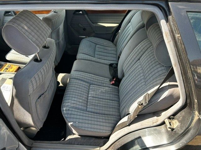 Bild des Angebotes Mercedes-Benz 230 E