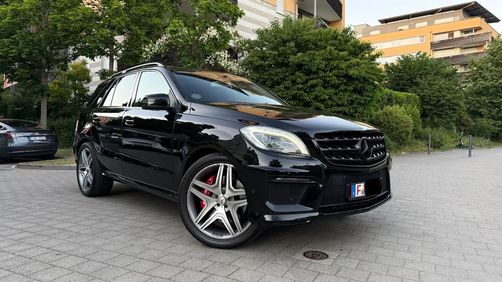 Bild des Angebotes Mercedes-Benz ML 63 AMG V8 Biturbo/Sport/SHD/AHK/HK/22"
