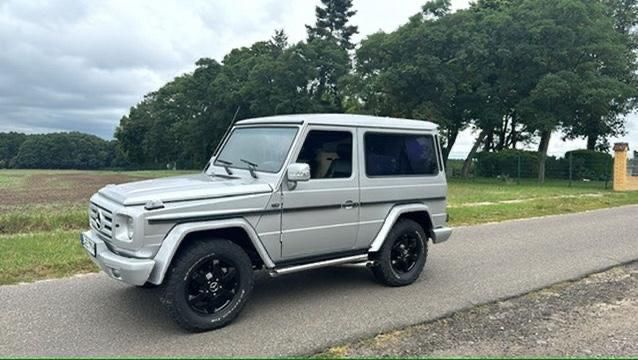 Mercedes-Benz G 230