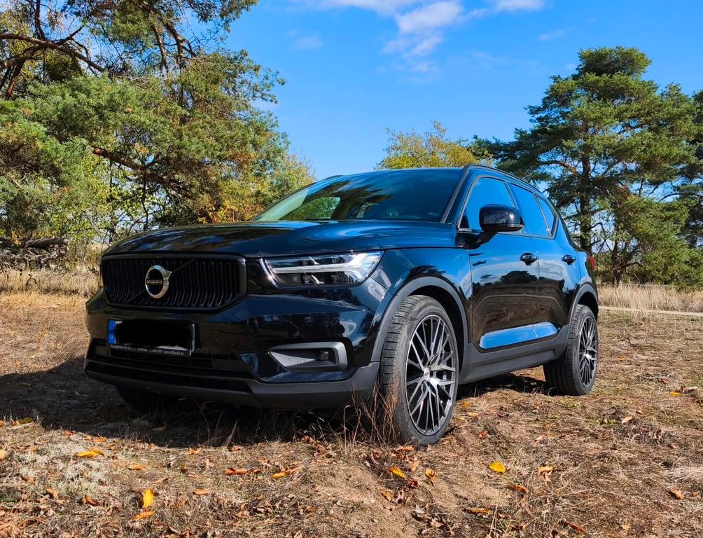 Bild des Angebotes Volvo XC40 D4 AWD Momentum Geartronic