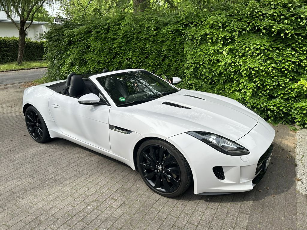 Bild des Angebotes Jaguar F-Type 3.0 L V6 S Cabrio schwarz (weiß foliert)