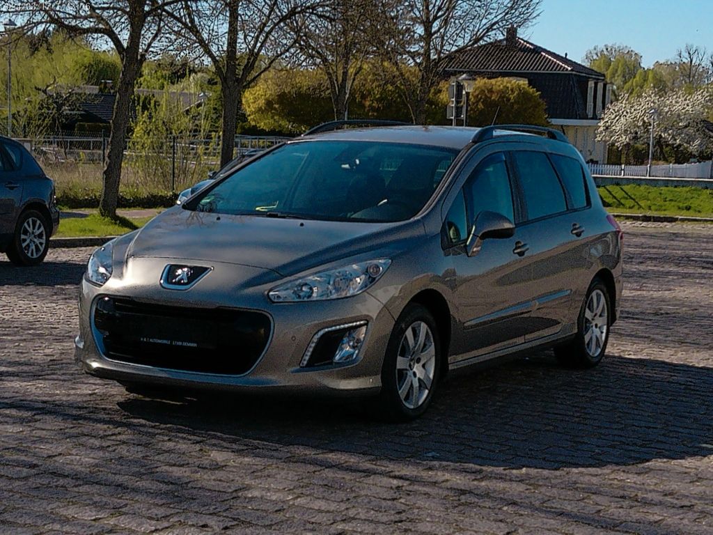 Bild des Angebotes Peugeot 308 SW Active TÜV NEU NAVI KLIMA AHK S-HEFT  PDC