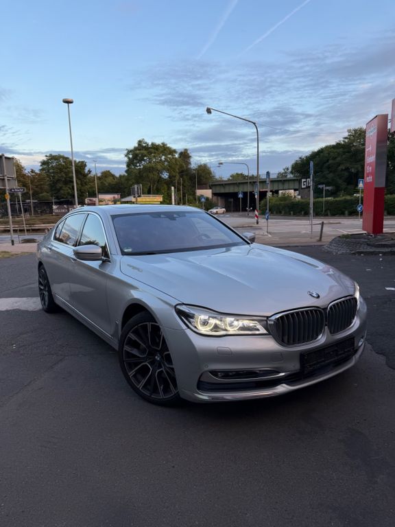 Bild des Angebotes BMW 730Ld xDrive Luxury Line Luft Fahrwerk