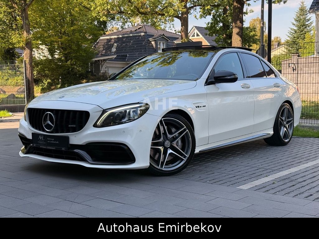 Bild des Angebotes Mercedes-Benz C 63 AMG Lim BUR/Perf.AGA/PANO/AMG-DRIVE/Schalen