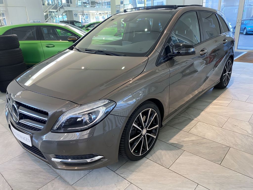 Bild des Angebotes Mercedes-Benz B 250 Night Paket/Pano/Spur/Comand/Xenon/AhK