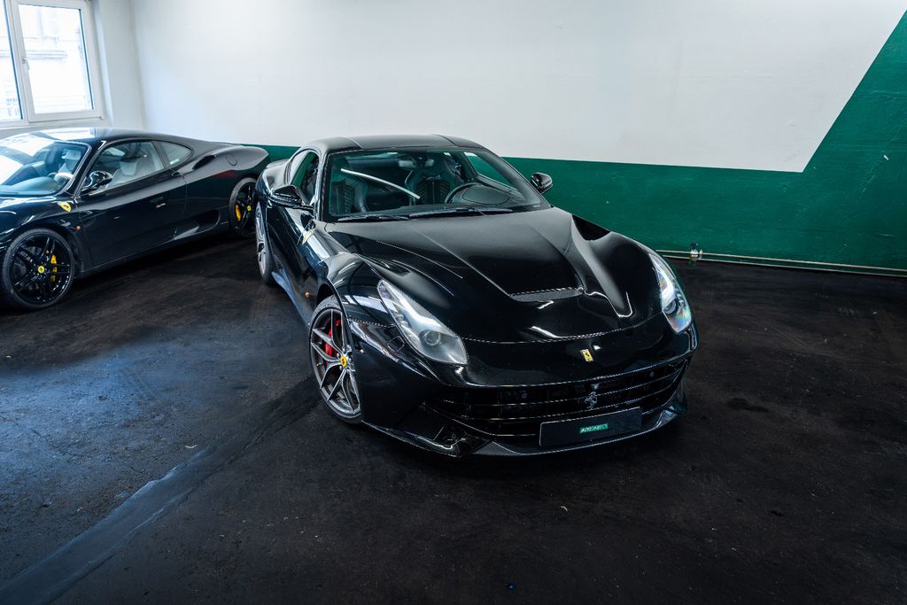 Bild des Angebotes Ferrari F12 * ALL Carbon options*LIFT*PassDisplay*Racing