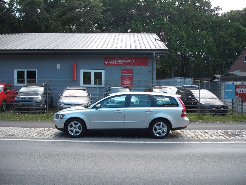 Bild des Angebotes Volvo V50 1.8 Momentum