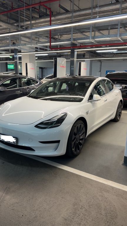 Bild des Angebotes Tesla Model 3 SR+ | 92% LFP | AHK | Matrix-LED