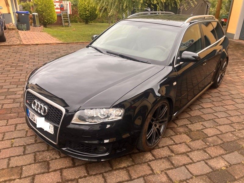 Audi RS4 Avant 4.2 quattro