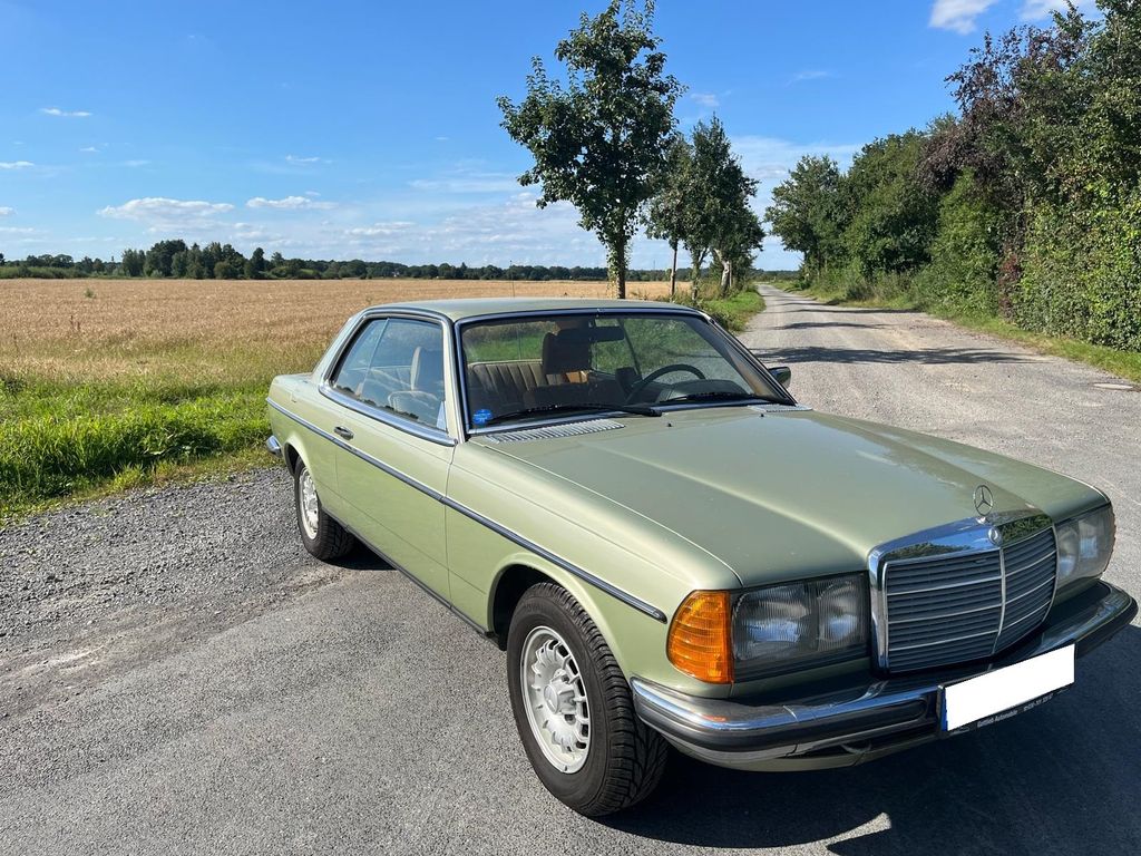 Bild des Angebotes Mercedes-Benz 230C C123