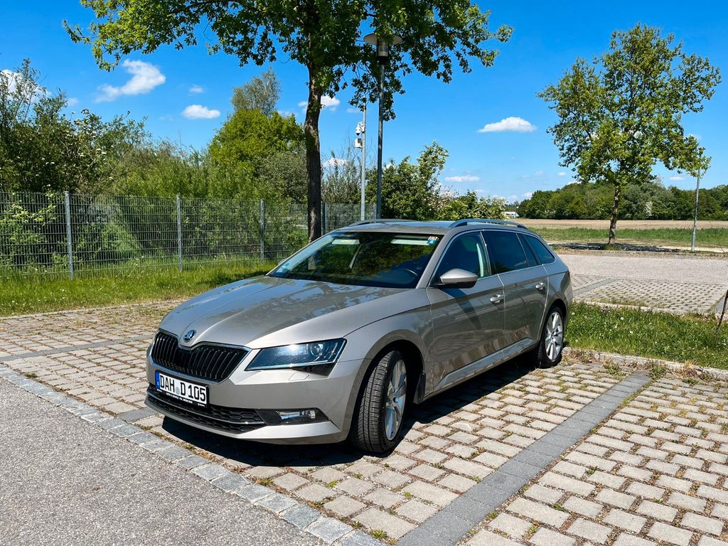 Bild des Angebotes Skoda Superb 2.0 TDI SCR 140kW DSG 4x4 Style Combi...