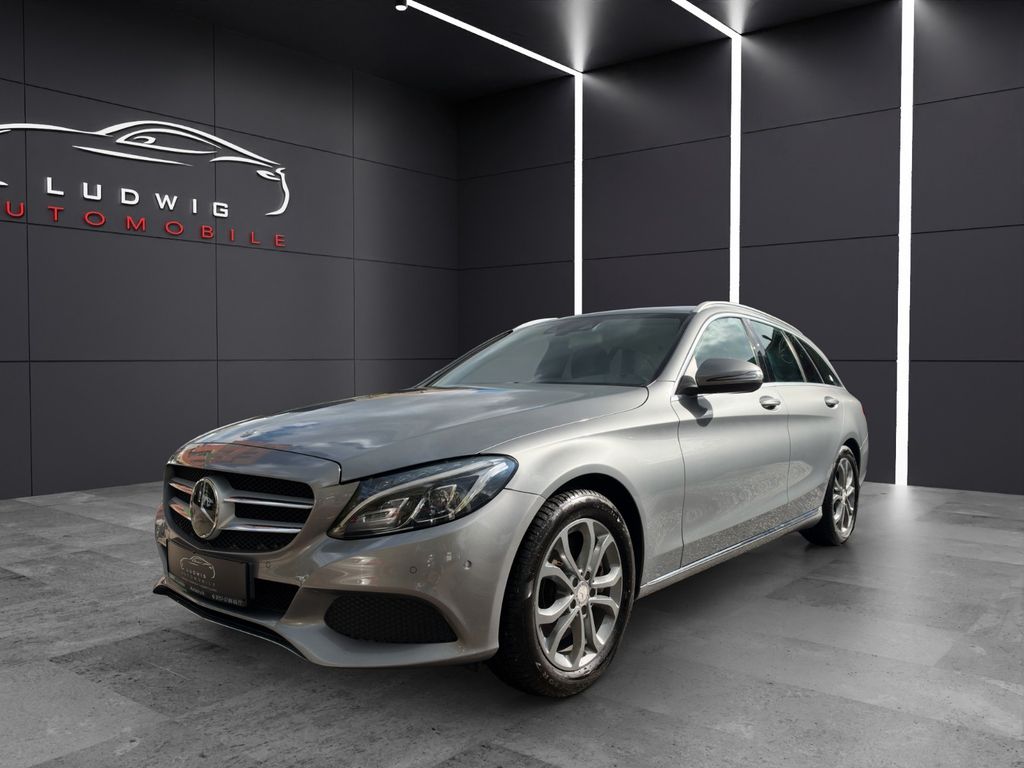 Bild des Angebotes Mercedes-Benz C 300 / AHK / NAVI / 2 HAND  / LED / LEDER/KOMBI