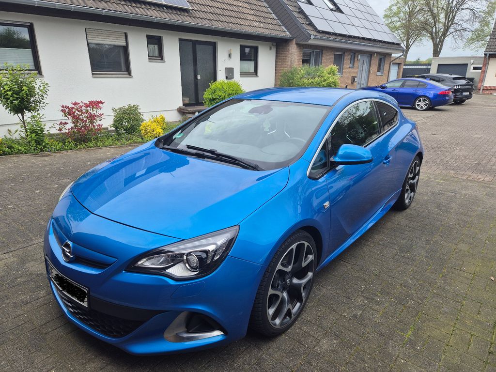 Opel Astra 2.0 Turbo 206kW OPC