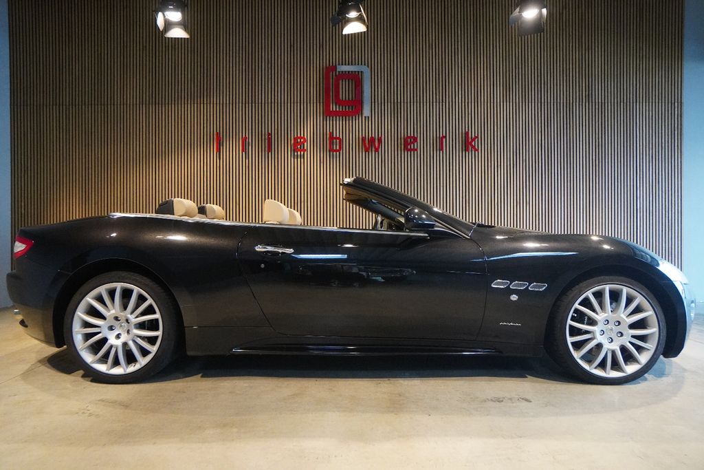 Bild des Angebotes Maserati GranCabrio 4.7 V8 Automatik-1 HD-U-frei- 55 TKM