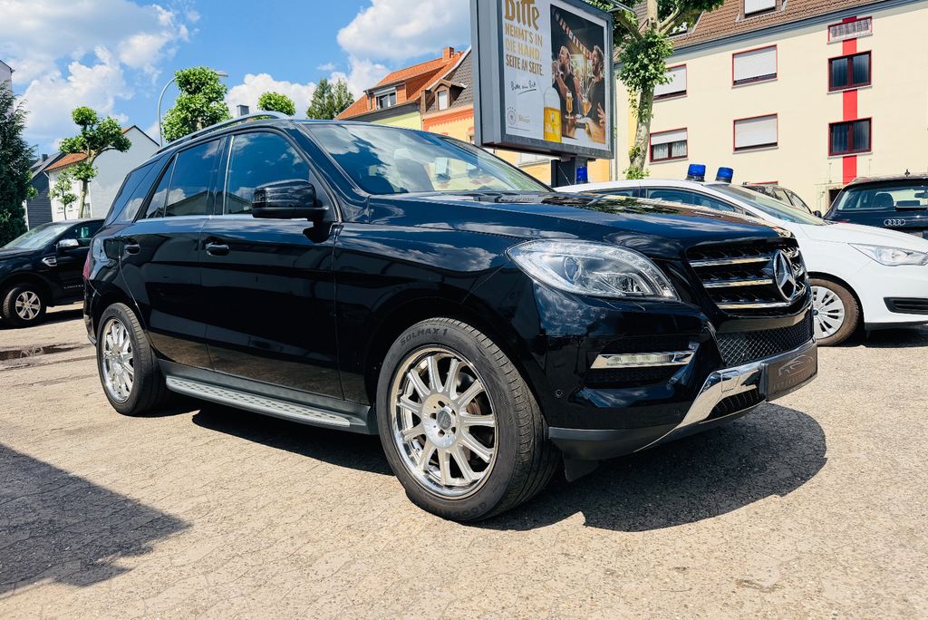 Bild des Angebotes Mercedes-Benz ML 350 CDI BlueTec Navi Xenon Schiebedach AHK