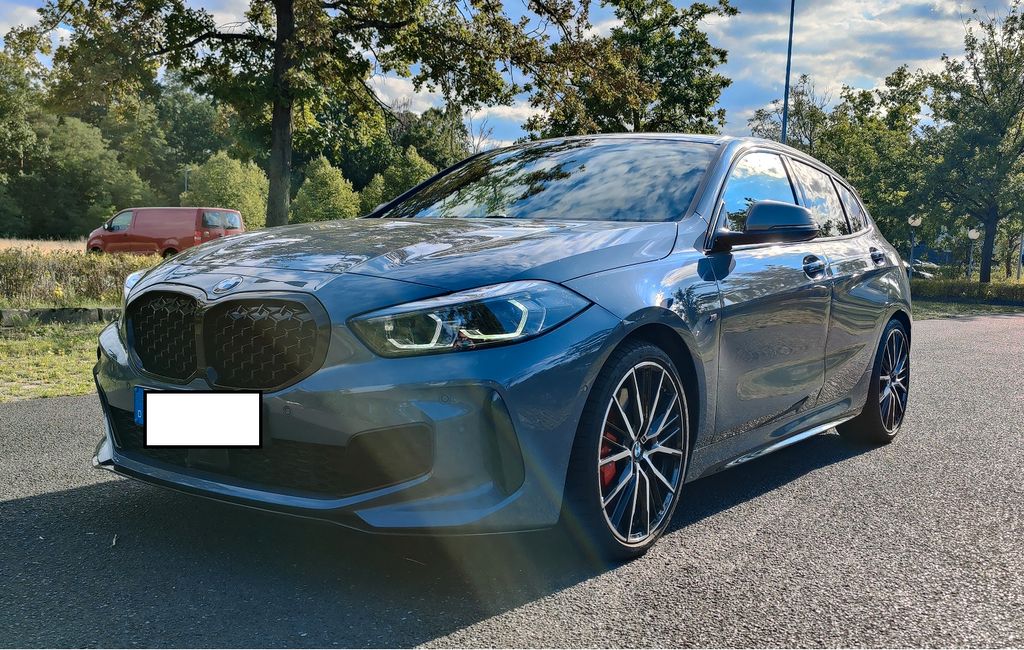 Bild des Angebotes BMW M135i xDrive M Navi, Pano, Comfort+Travel