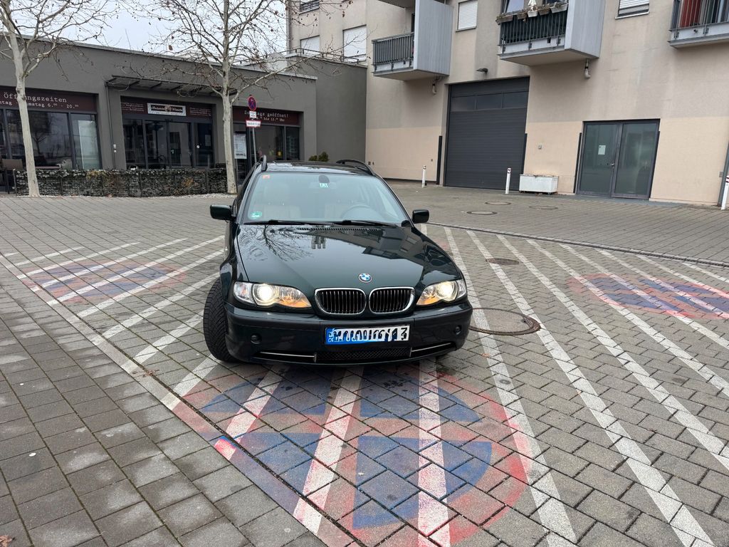 Bild des Angebotes BMW 330i Touring, Automatik, LPG Tüv NEU