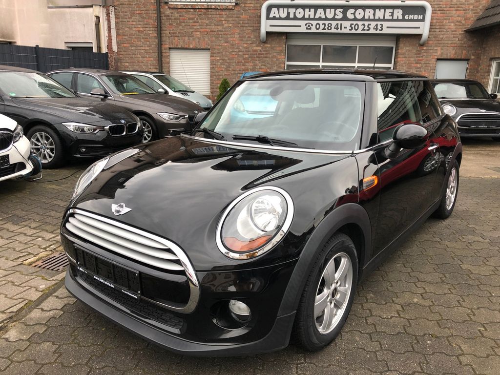 Bild des Angebotes MINI Cooper 1.5 Colorline Sport Lenkrad