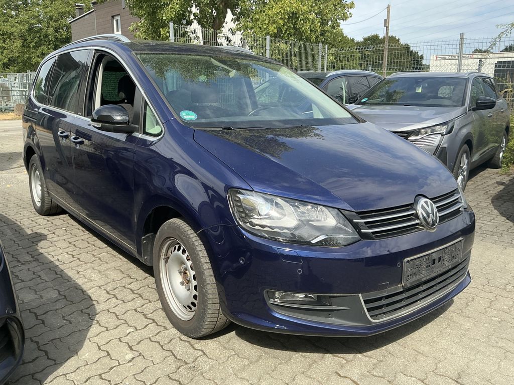 Bild des Angebotes Volkswagen Sharan IQ.DRIVE 7-Sitzer R.Cam Navi AHK ACC SHZ