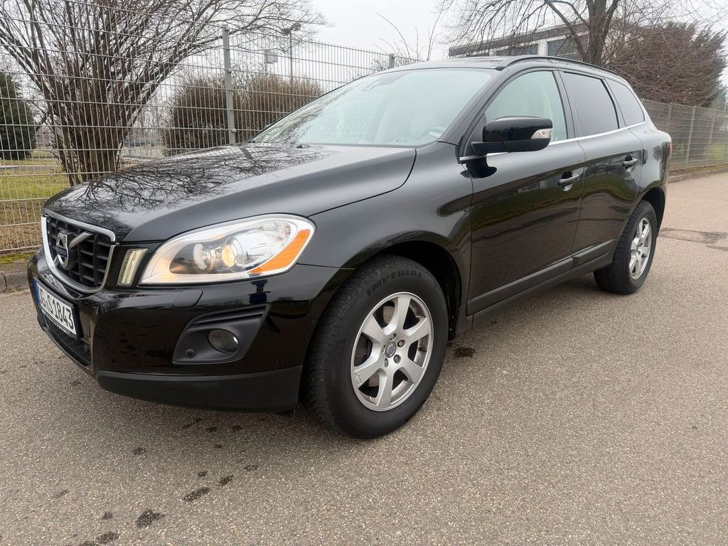 Bild des Angebotes Volvo XC60 AWD AUTOMATIK AHK PANO TÜV NEU