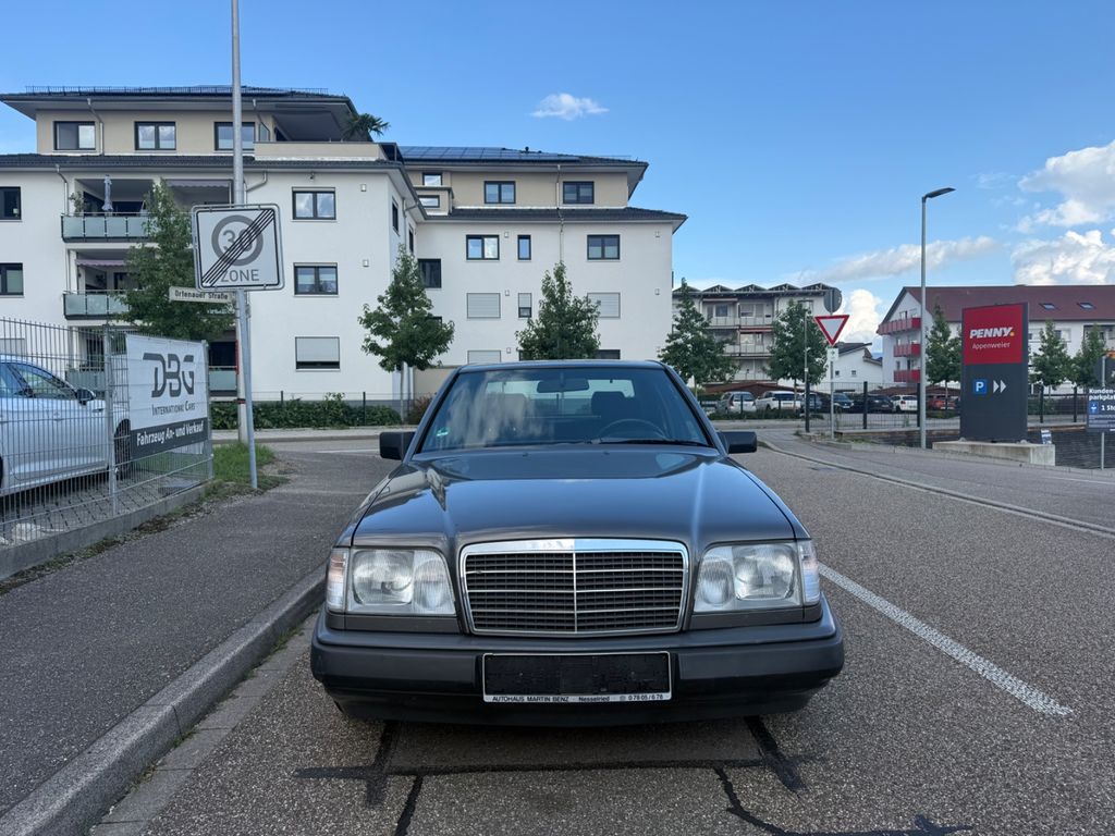 Mercedes-Benz E 230 TÜV NEU / H-Kennzeichen / Automatik