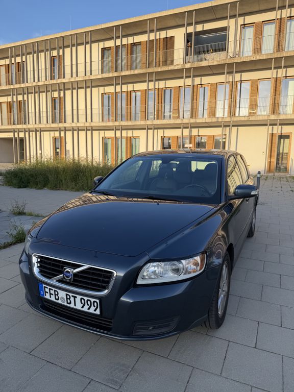 Bild des Angebotes Volvo V50 2.4 Geartronic Momentum Momentum
