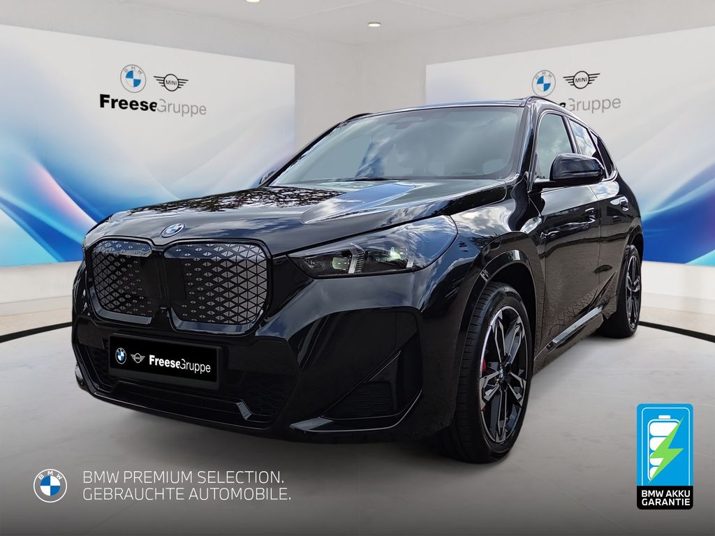 Bild des Angebotes BMW iX1 xDrive30 AHK 360° STANDHZ HEAD-UP PANO RFK