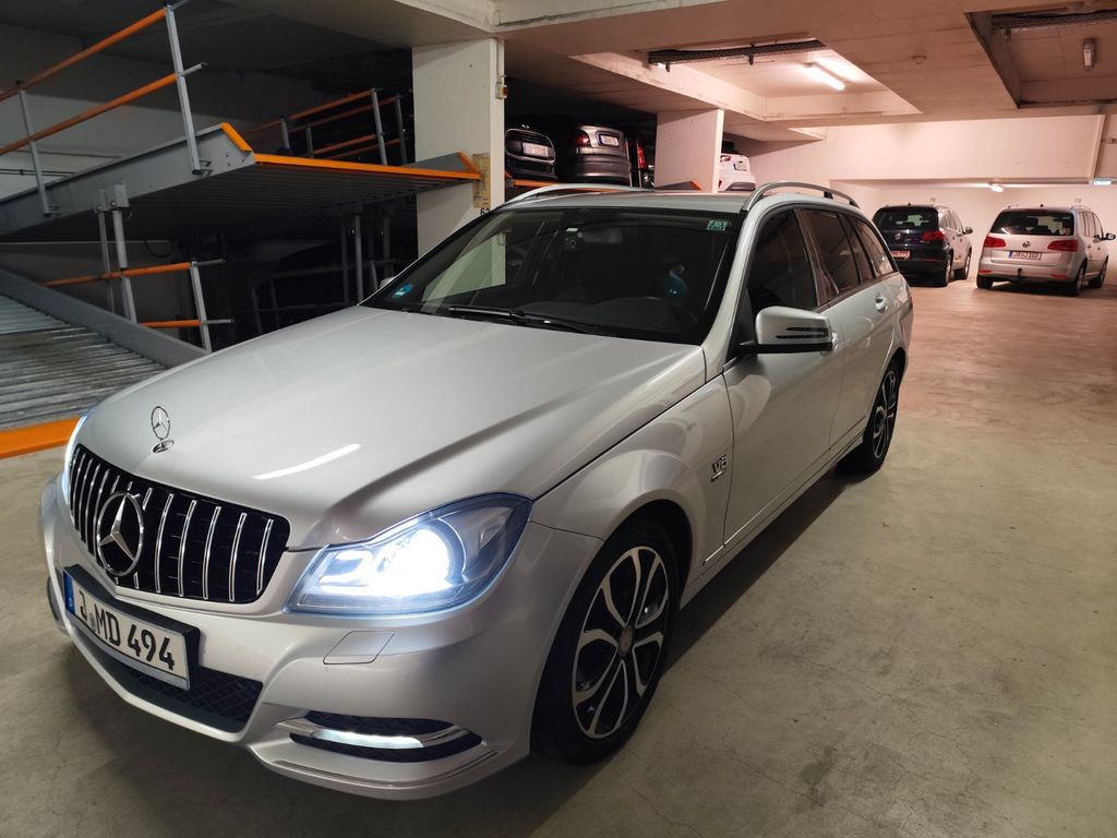 Bild des Angebotes Mercedes-Benz C300 W204 2.Hand, 8fach bereift auf Alu