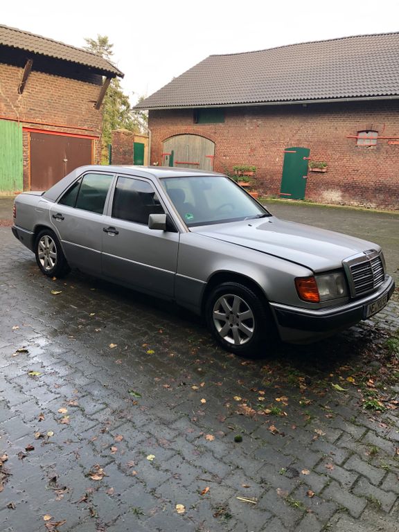 Bild des Angebotes Mercedes-Benz 300E W124 Automatik mit AHK LPG nachgerüstet