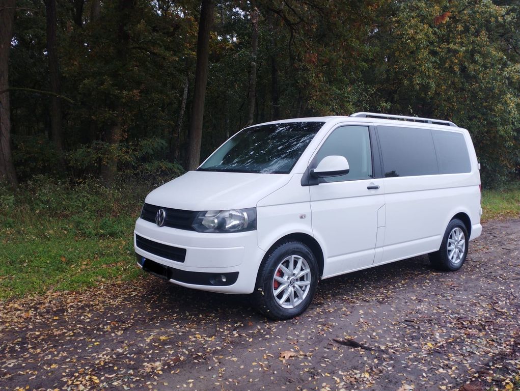 Bild des Angebotes Volkswagen T5 Kombi 2.0 TDI  *9-Sitzer*2xKlima*