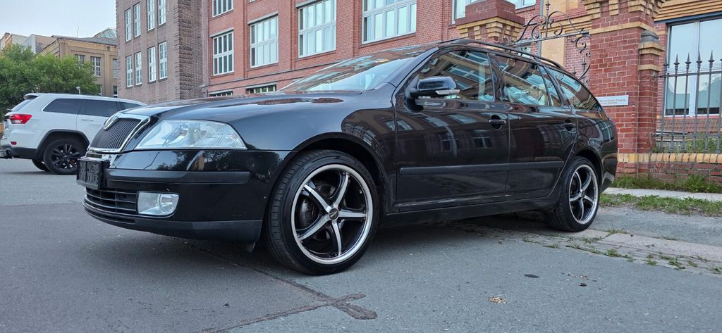 Bild des Angebotes Skoda Octavia Combi 1.8T FSI Elegance