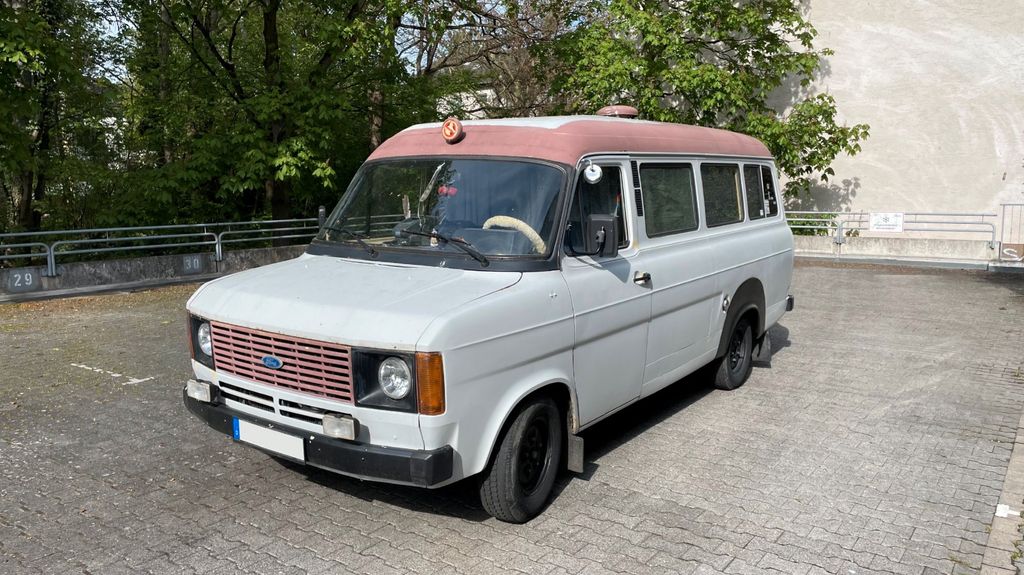 Ford Retro-Camper-Van (Ford Transit MK2 FT 100L)